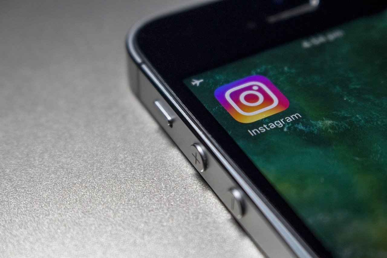 Aggiornamento Instagram, invertiti pulsanti Like e Messaggi Direct